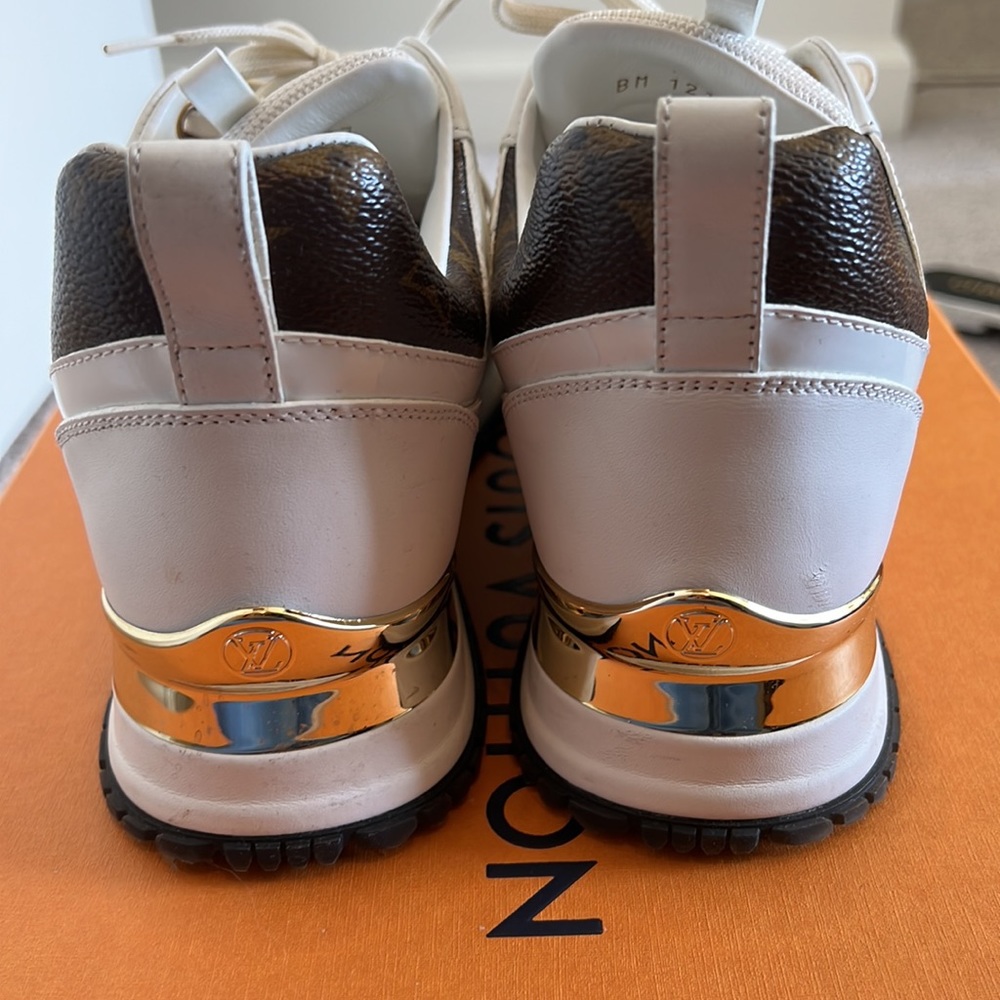 Woman’s Louie Vuitton sneakers in great condition - Picture 7 of 7